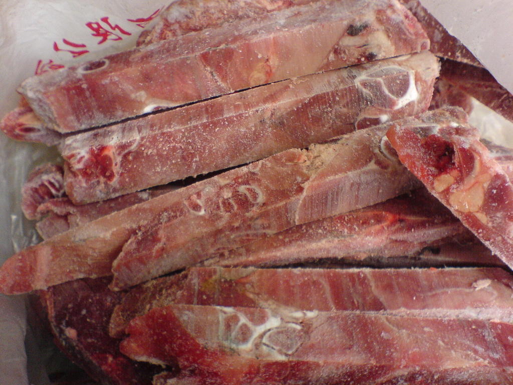 廠家直供 臺(tái)灣自動(dòng)高速鋸骨機(jī) 商用肉類小型鋸骨機(jī)