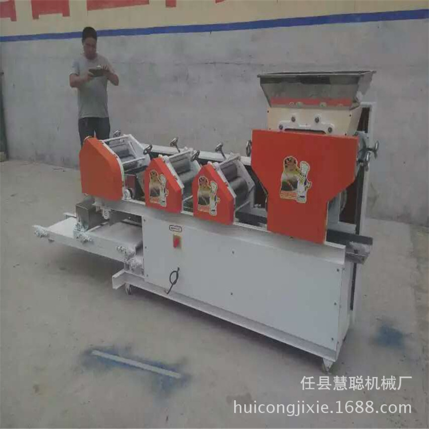 小型全自動面條機(jī)自動撒粉 自動卷皮面條機(jī) 商用壓面機(jī) 歡迎咨詢