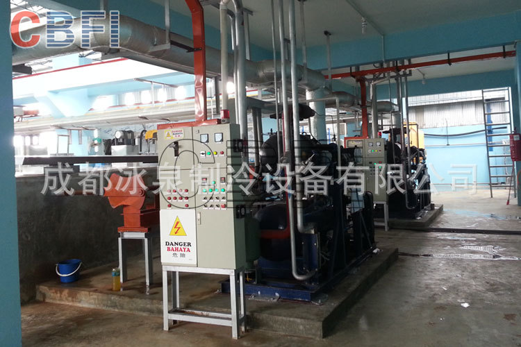 甘肅大型冰磚機生產(chǎn)廠家 大型條冰制冰機 魚車加冰制冰機廠家直供