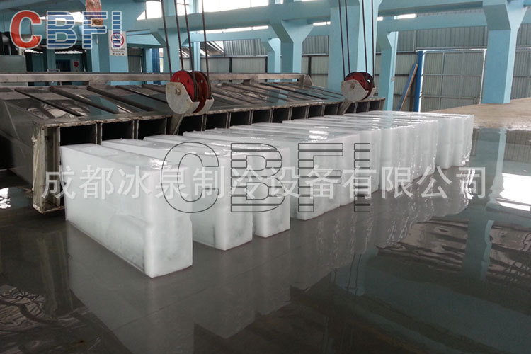 甘肅大型冰磚機生產(chǎn)廠家 大型條冰制冰機 魚車加冰制冰機廠家直供