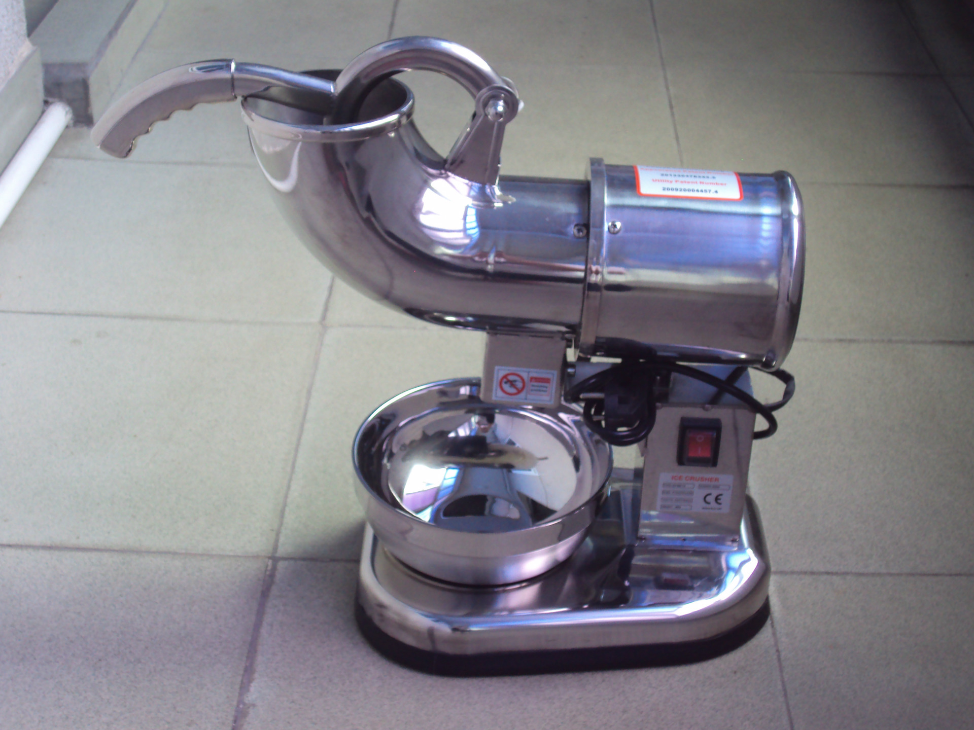 全不銹鋼碎冰機(jī) 不銹鋼碎冰機(jī) 電動碎冰機(jī) 奶茶碎冰機(jī) 刨冰機(jī)批發(fā)