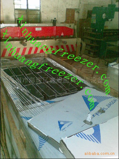 廠家直銷商用管冰機(jī) 食用冰塊機(jī) 不銹鋼冰磚機(jī) 圓型冰制冰機(jī)