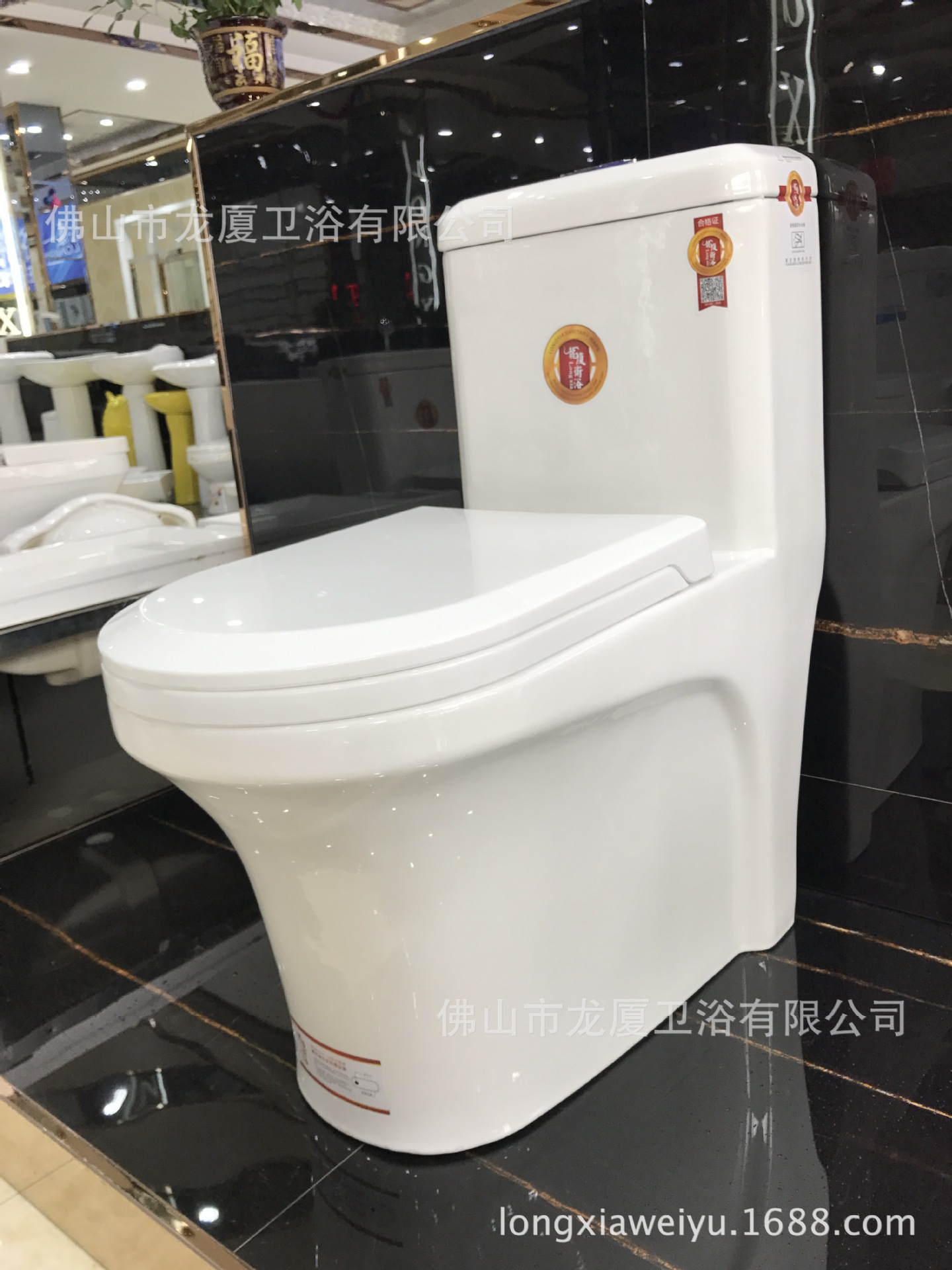 批發(fā)衛(wèi)浴潔具 節(jié)水靜音自潔釉馬桶坐便器 酒店工程座便器OEM