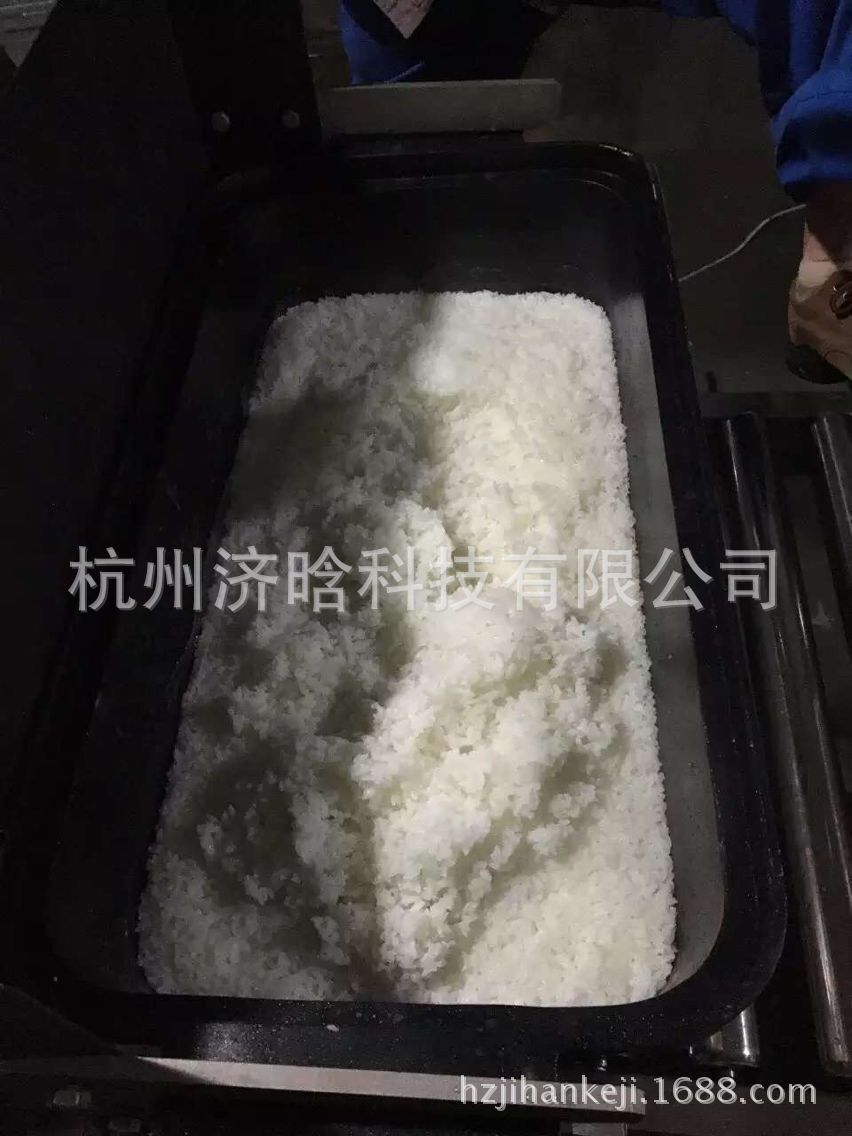 大型熱風(fēng)消毒庫,雙排鏈炊燜飯主機,聯(lián)合自動米飯炊飯生產(chǎn)線設(shè)備