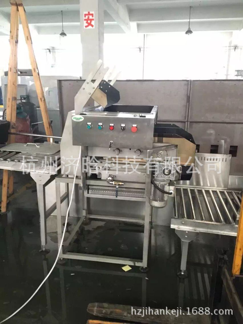 大型熱風(fēng)消毒庫,雙排鏈炊燜飯主機,聯(lián)合自動米飯炊飯生產(chǎn)線設(shè)備