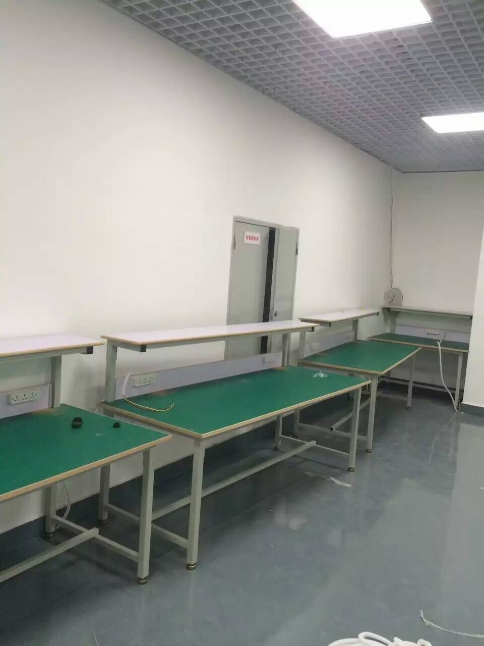 雙層帶抽屜工作臺(tái)