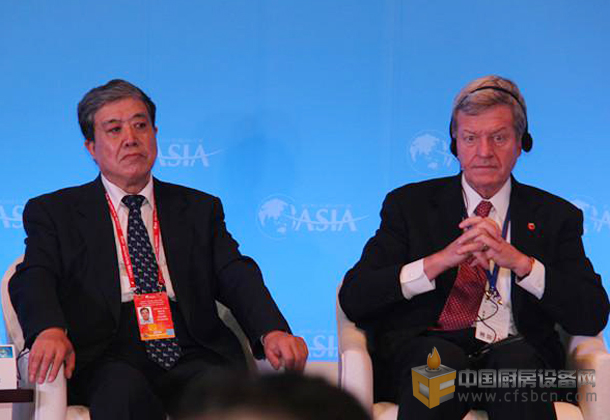 外交學(xué)會會長楊文昌、美國駐華大使Max Sieben Baucus