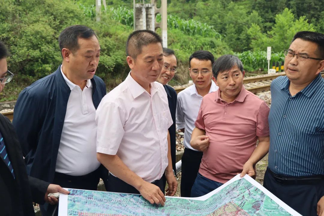 2022-06-10-共謀發(fā)展！公司到貴州盤北經(jīng)濟技術開發(fā)區(qū)考察交流1.jpg