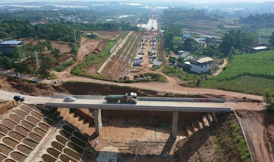 2022-09-08-永大項目蓮勐線車行天橋完成全部施工任務，順利建成通車.jpg